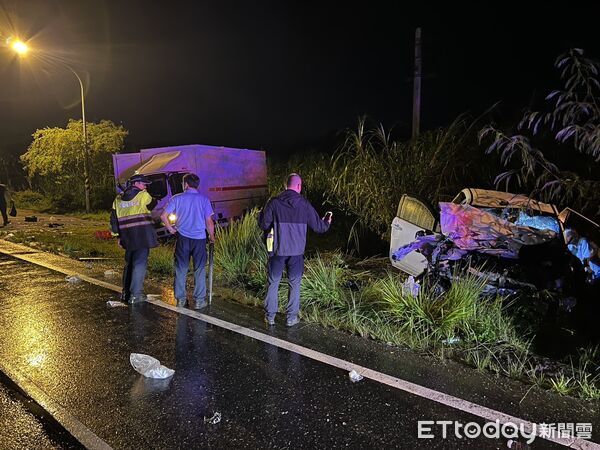 ▲▼花蓮光復台9線發生小貨車與自小客車對撞，造成2死1重傷。（圖／記者王兆麟翻攝）