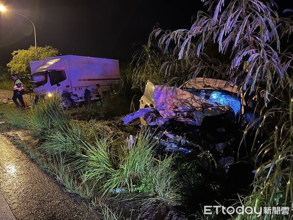 ▲▼花蓮光復台9線發生小貨車與自小客車對撞，造成2死1重傷。（圖／記者王兆麟翻攝）