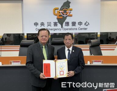 新北消防勇奪全國第一　消防局長陳崇岳親自領獎