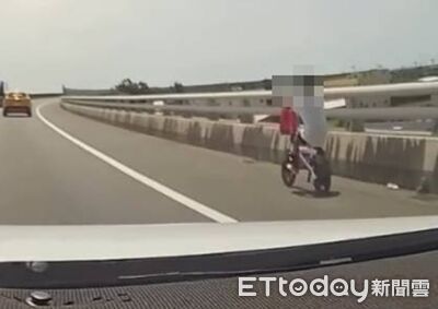 彰化少年騎腳踏車闖快速道路 警要尋人開罰了