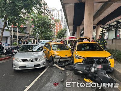 北市5車連環車禍　小黃變道「突失控狂撞」4傷送醫