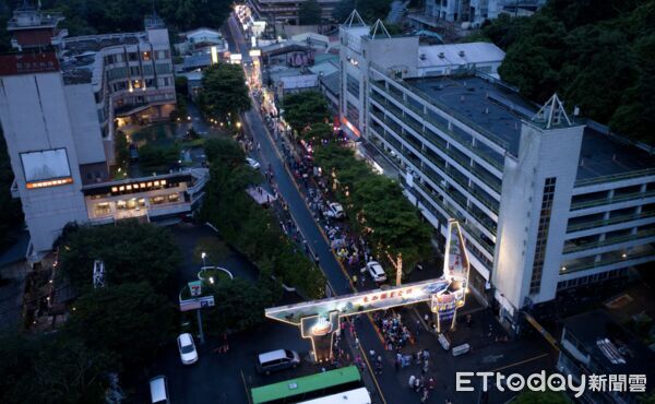 ▲谷關成為今年「台灣好湯」啟動場域,溫泉結合山林健行、音樂及山谷燈光節,打造從白天一路玩到夜晚的旅遊行程。(圖/記者游瓊華翻攝)