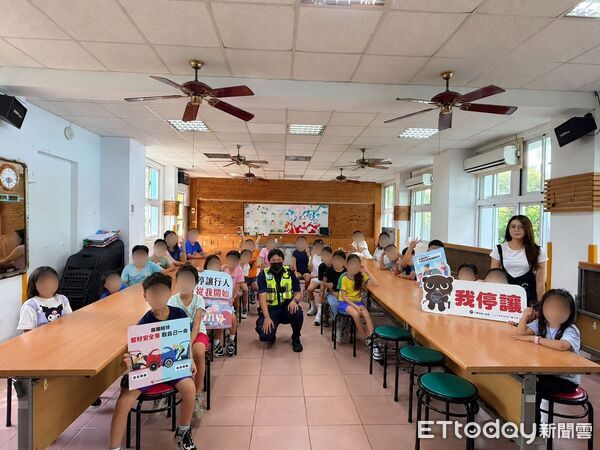 ▲長濱分駐所員警走進三間國小舉行交通安全宣導。（圖／記者楊晨東翻攝）