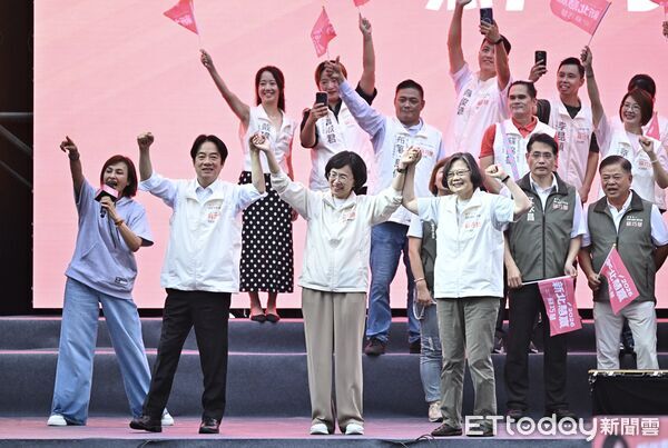 ▲ 蘇巧慧競選總部成立大會,蔡英文與賴清德同場為蘇巧慧站台。(圖/記者李毓康攝)