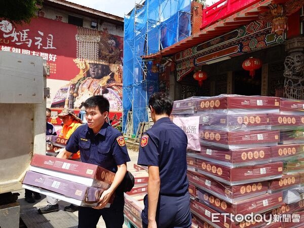 ▲西螺福興宮將普度物資化為公益，首批近1800份物資送往西螺等6鄉鎮及西螺分局，再轉贈需要幫助的民眾。（圖／記者游瓊華翻攝）