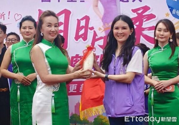 ▲台南市安平區國平里長參選人胡晴柔成立競選總部,宣示將以實際行動回應外界關注。(記者林東良翻攝,下同)