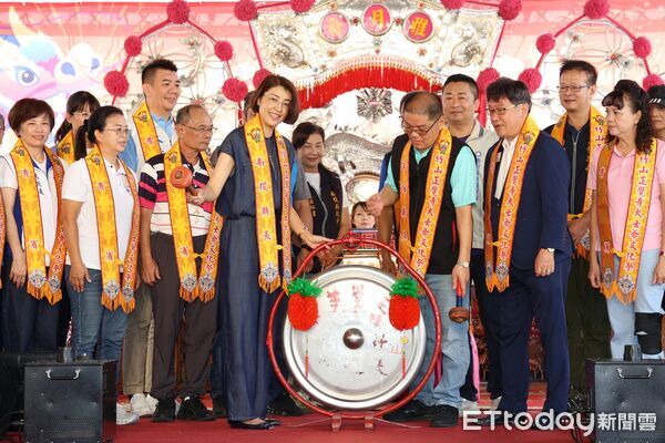 ▲竹山大士爺文化祭熱鬧登場，許縣長開鑼祈福。（圖／南投縣政府、竹山正覺寺提供）
