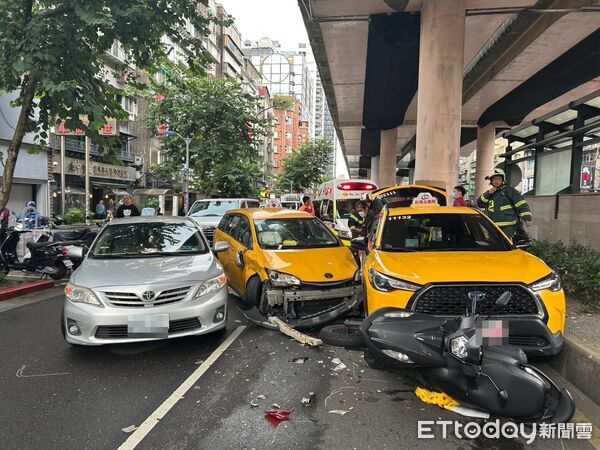 北市5車連環車禍 小黃變道「突失控狂撞」4傷送醫