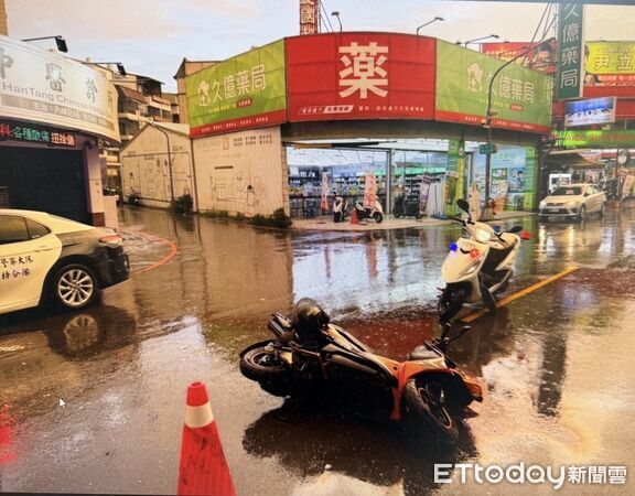 ▲▼林姓外送員行經無號誌路口時,疑因為禮貌直行車先行釀禍。(圖/記者吳世龍翻攝)