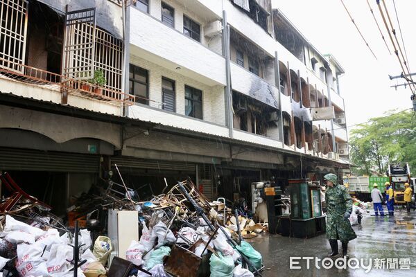 ▲台南市政府針對安南區海佃路二段342巷火災爆炸事故，召開損害賠償訴訟說明會，協助受災戶依法求償。（記者林東良翻攝，下同）