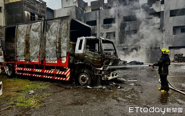 ▲台南市政府針對安南區海佃路二段342巷火災爆炸事故，召開損害賠償訴訟說明會，協助受災戶依法求償。（記者林東良翻攝，下同）