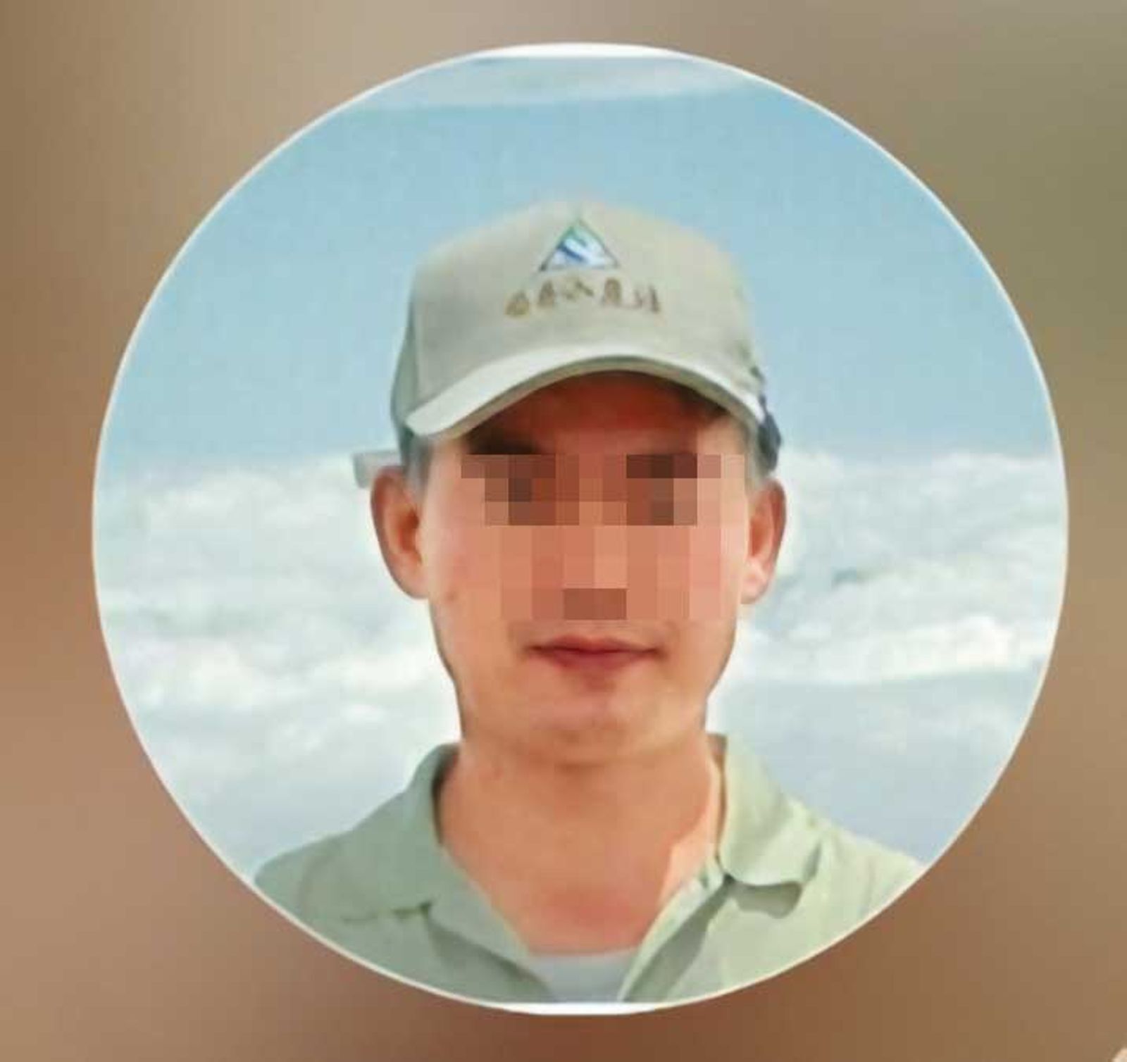 保七總隊黃姓小隊長遭控於上班時間跟監下屬妻子，被當事人提告。（翻攝臉書）