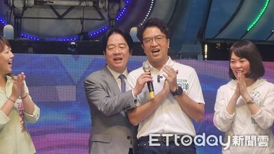 為沈伯洋拚了！賴清德開金嗓深情獻唱〈港都夜雨〉　還加碼安可曲