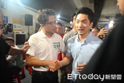 首度握手沈伯洋喊「加油」　蔣萬安被問兒虐反酸：毒油好好說明