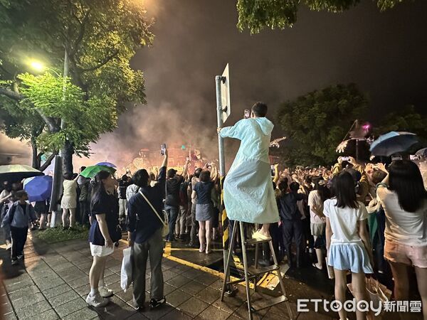 ▲▼2026台北藝術節戶外大秀《大象來了……》第2天。（圖／記者蕭筠攝）