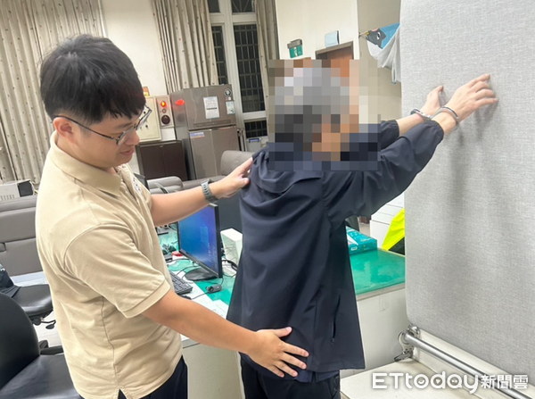 新竹通緝犯逛賣場遭逮！撞下班採買普渡供品2警 當場落網畫面曝