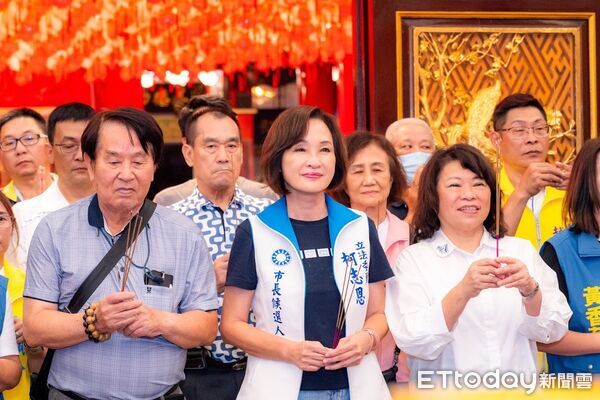 ▲▼ 破千人齊聚！柯志恩重返4年前廟口起點　喊一生懸命為高雄付出。（圖／記者賴文萱翻攝）