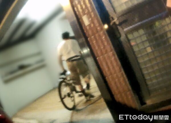▲▼警方連繫家屬，獲知陳男住處，連車帶人暖送返家。（圖／中壢警分局提供））