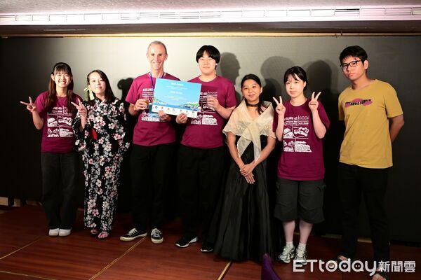 ▲南台科大創新產品設計系師生參與ISDW 2026，與多國學生跨國組隊，勇奪金獎、銀獎及最佳創意獎。（記者林東良翻攝，下同）