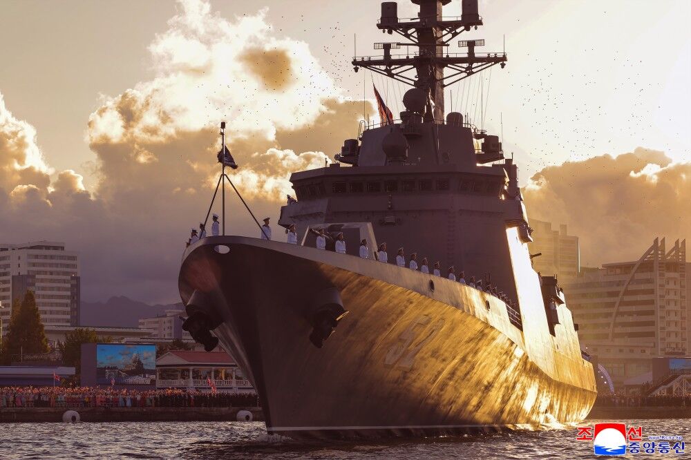▲▼北韓海軍崔賢級2號驅逐艦「姜健號」6日在元山港下水服役。（圖／翻攝自朝中社）