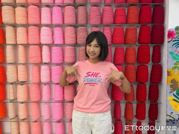 ▲▼ She Power!綠營女力集結挺女性創業 黃敬雅被感動承諾當靠山。(圖/記者賴文萱翻攝)