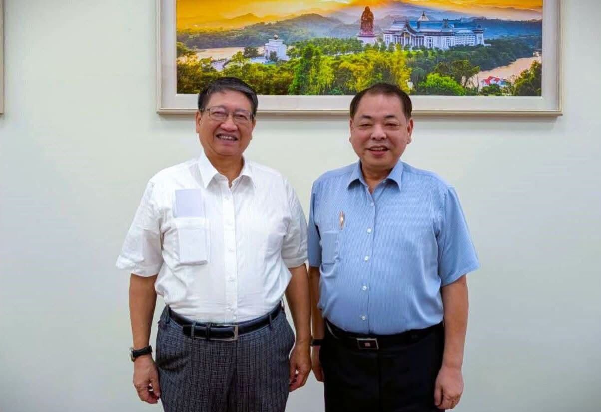▲陳見賢貼出與新竹縣長楊文科合照。（圖／翻攝自Facebook／陳見賢）