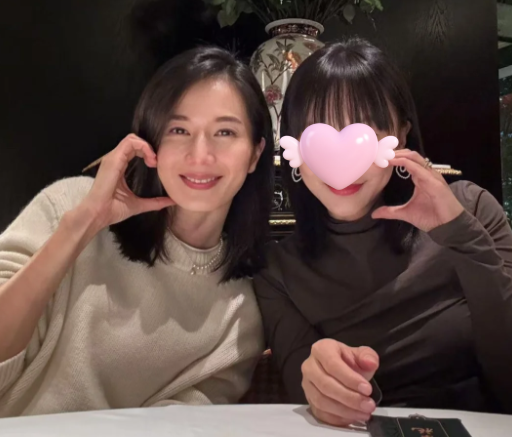 ▲▼彭楊昔日與閨蜜造型師的合照。（圖／翻攝自小紅書）