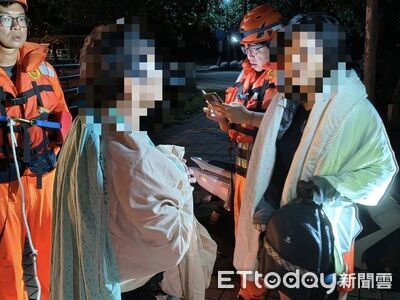 鎮海沙灘暗夜驚魂！母女一時興起下水夜游　攀消波塊狂呼救