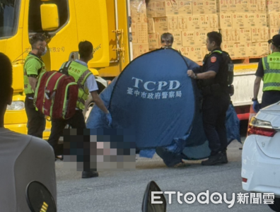 快訊／台中騎士猛撞堆高機叉臂「頸骨斷裂」　55歲男當場慘死