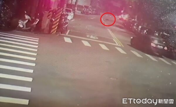 撞飛護理師迴轉輾斃！賓士男殺人、肇逃罪送辦 警建請檢方聲押