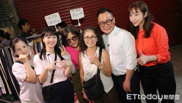 ▲「基隆人戰隊」合體南興市場 許淑華挺童子瑋：不如換他來做。（圖／記者郭世賢翻攝）