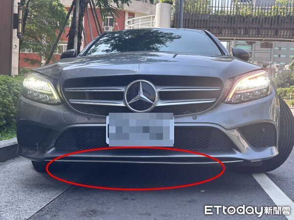 ▲賓士惡男輾死護理師,肇事車輛曝光。(圖/記者白珈陽攝)