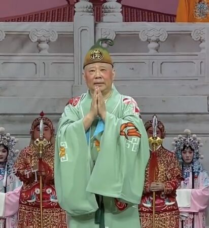 ▲▼郭德綱改編抗戰歌曲！官方認定「歪曲篡改」重罰207萬。（圖／翻攝微博）