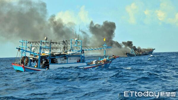 ▲彭佳嶼外海驚傳火燒船　基隆籍「滿財發6」沉沒。（圖／記者郭世賢翻攝）