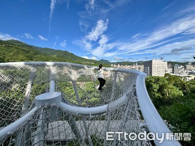 北投小牛埔步道藏「半懸空雲散平台」 躺著吹風、眺望101