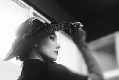 台灣首部真人轉描動畫!紀培慧「千年相偶師」手勢圈粉 眼神太毛繪師嚇壞