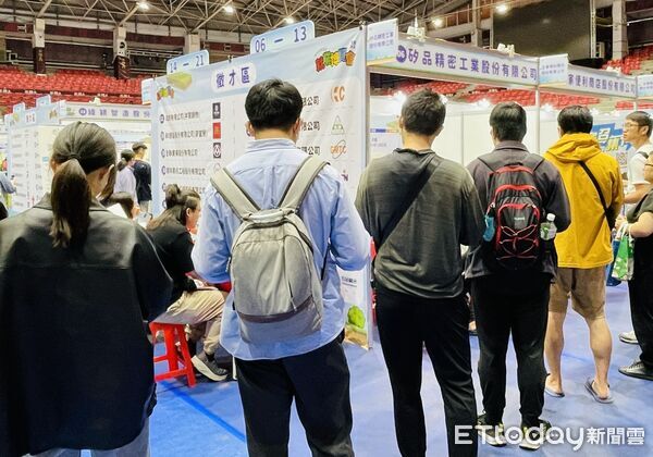 ▲虎尾就業中心將舉辦「夢想野Fun・徵薪不讓」大型市集暨徵才活動，30多家企業現場徵才，讓民眾逛市集也能找工作。（圖／記者游瓊華翻攝）