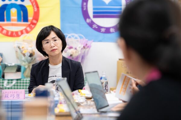 ▲▼民進黨新北市長參選人、立委蘇巧慧再前往新北市教師會，就教育現場困境及教師權益保障等議題展開深入交流。（圖／蘇巧慧競總提供）