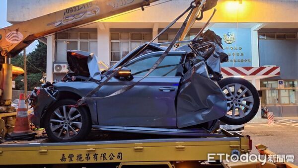 ▲國道1號南下中壢路段8日發生5車連環撞事故，曳引車疑未保持車距往前推撞，釀1人輕傷送醫。（圖／記者沈繼昌翻攝）