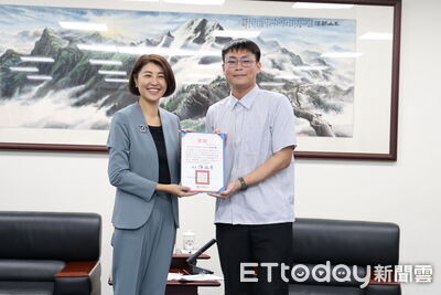 曾與國手資格失之交臂仍不放棄 吳柏霆三度挑戰語奧勇奪銀牌