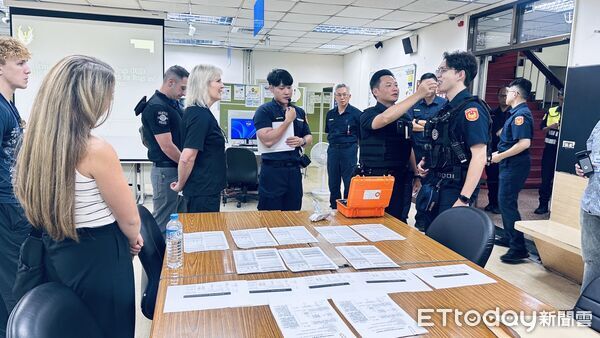 ▲美西雅圖警察局赴信義分局進行警察實務交流 。（圖／記者張君豪翻攝）