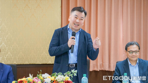 ▲台南市政府媒合AMD與崑山科技大學舉行產學合作會議，針對AI PC應用及技職人才培育交換意見。（記者林東良翻攝，下同）