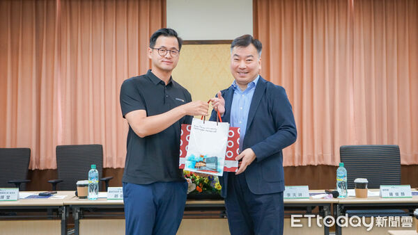 ▲台南市政府媒合AMD與崑山科技大學舉行產學合作會議，針對AI PC應用及技職人才培育交換意見。（記者林東良翻攝，下同）