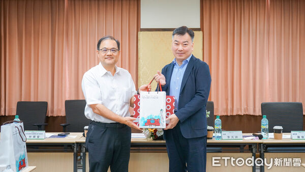 ▲台南市政府媒合AMD與崑山科技大學舉行產學合作會議，針對AI PC應用及技職人才培育交換意見。（記者林東良翻攝，下同）