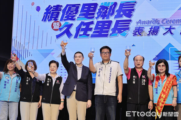 ▲基隆146位里鄰長獲表揚 謝國樑感謝基層守護社區。（圖／記者郭世賢翻攝）