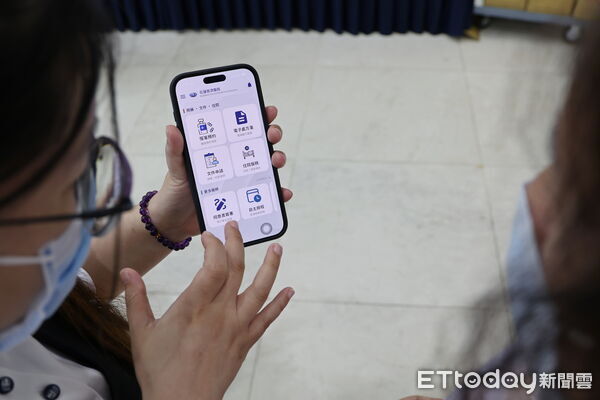 ▲花蓮慈濟醫院9月8日至10日舉辦「慈濟智能健康管家APP」快閃推廣活動。（圖／慈濟醫學中心提供，下同）