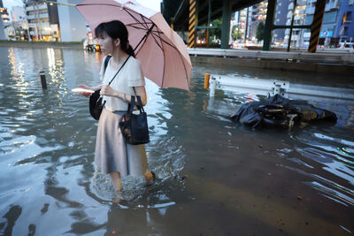 名古屋暴雨交通癱瘓!日本社畜「走路回家」 台網友驚:沒放假?