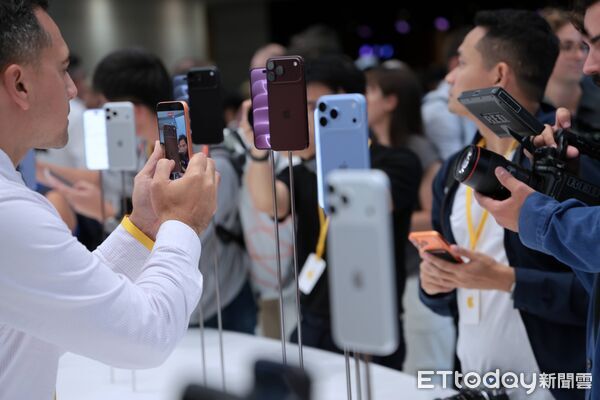 ▲▼   iPhone18,iPhone Duo,iPhoneDuo,iPhone 18 Pro,ProMax,蘋果       。（圖／記者蘇晟彥攝）