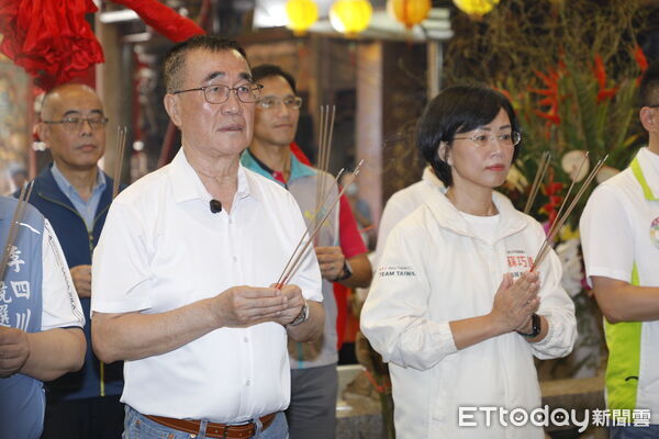▲▼國、民兩黨心北市長候選人李四川、蘇巧慧10日不約而同前往新莊地藏庵，參加地藏王菩薩聖誕典禮三獻禮法會。（圖／記者湯興漢攝）