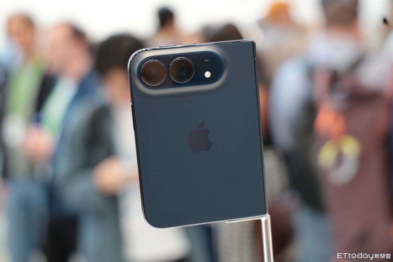 ▲▼      iPhone18,iPhone Duo       。（圖／記者蘇晟彥攝）
